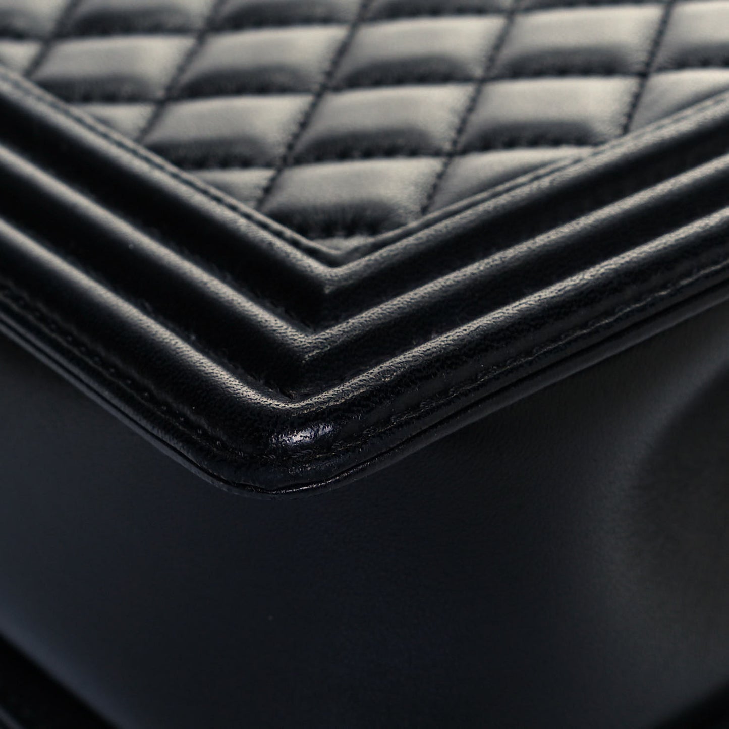 Lambskin Quilted Medium Boy Flap Black