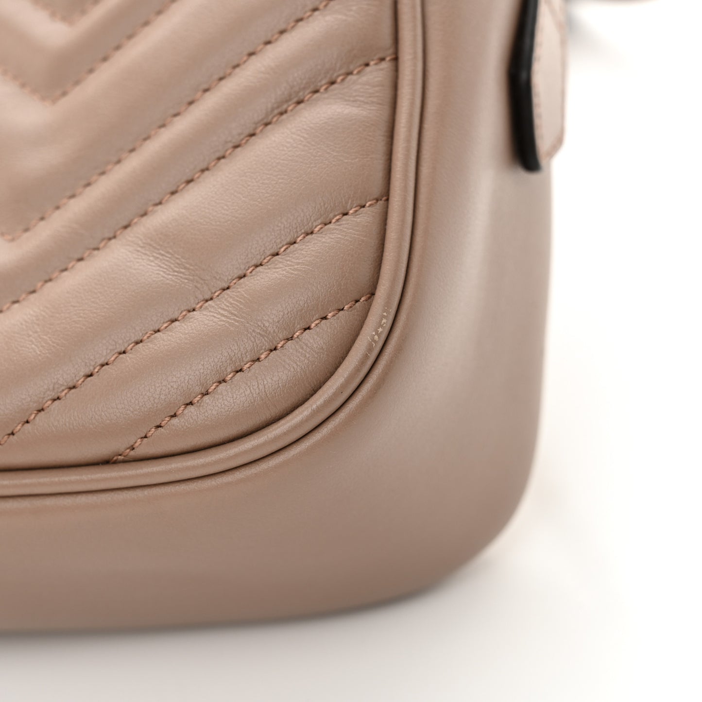 Calfskin Matelasse Small GG Marmont Chain Shoulder Bag Porcelain Rose