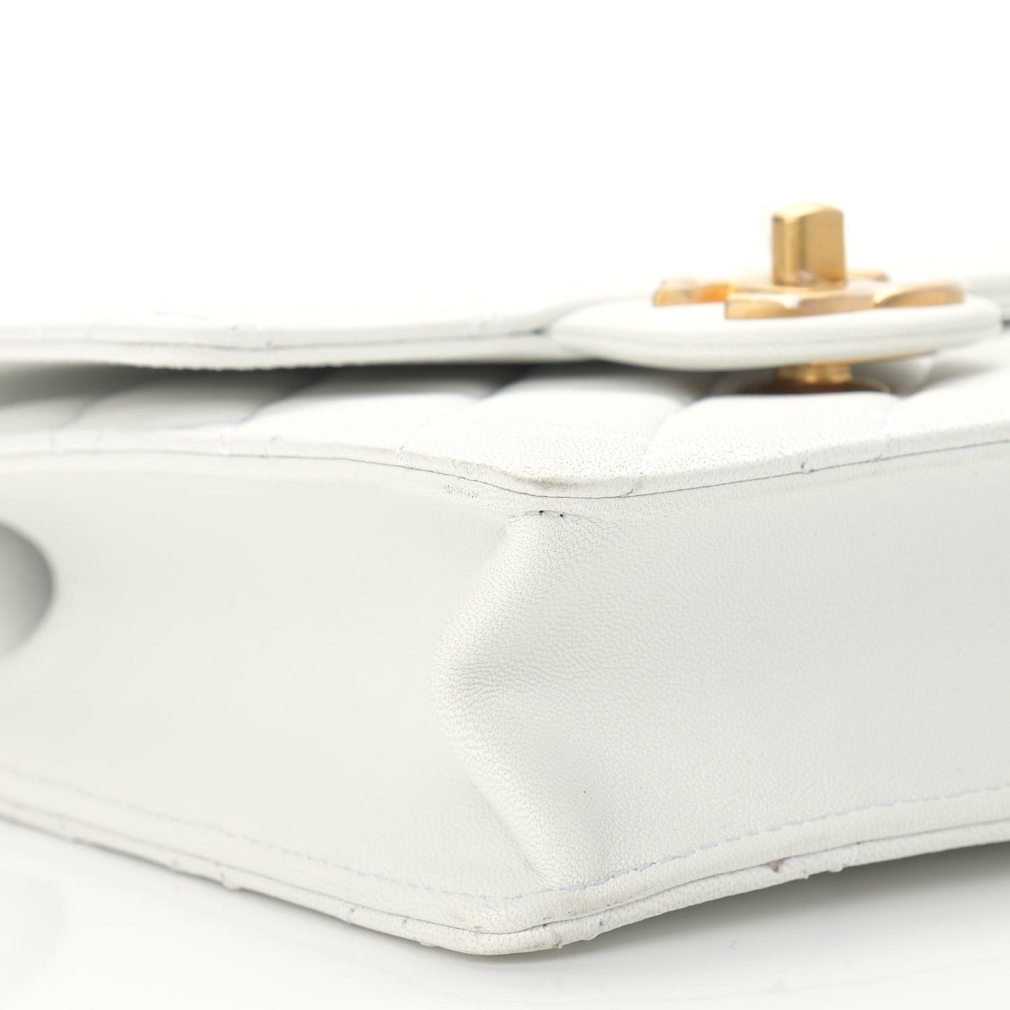 Lambskin Quilted Chic Pearls Flap White