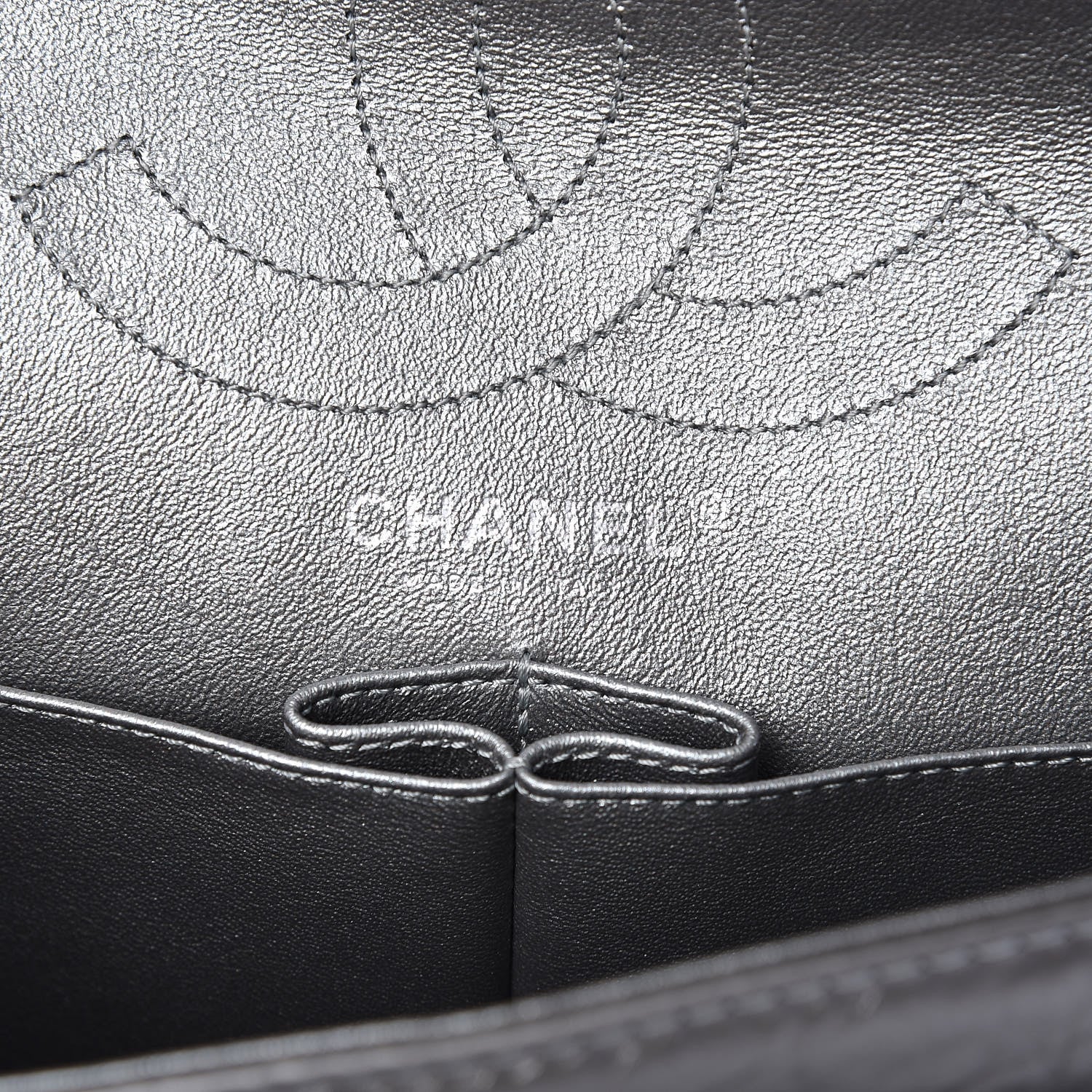 Chanel Metallic Aged Calfskin 2.55 Reissue 226 Flap Silver 8 of 12