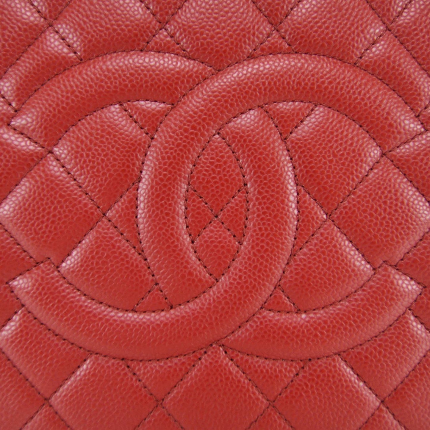 Caviar Grand Shopping Tote GST Red