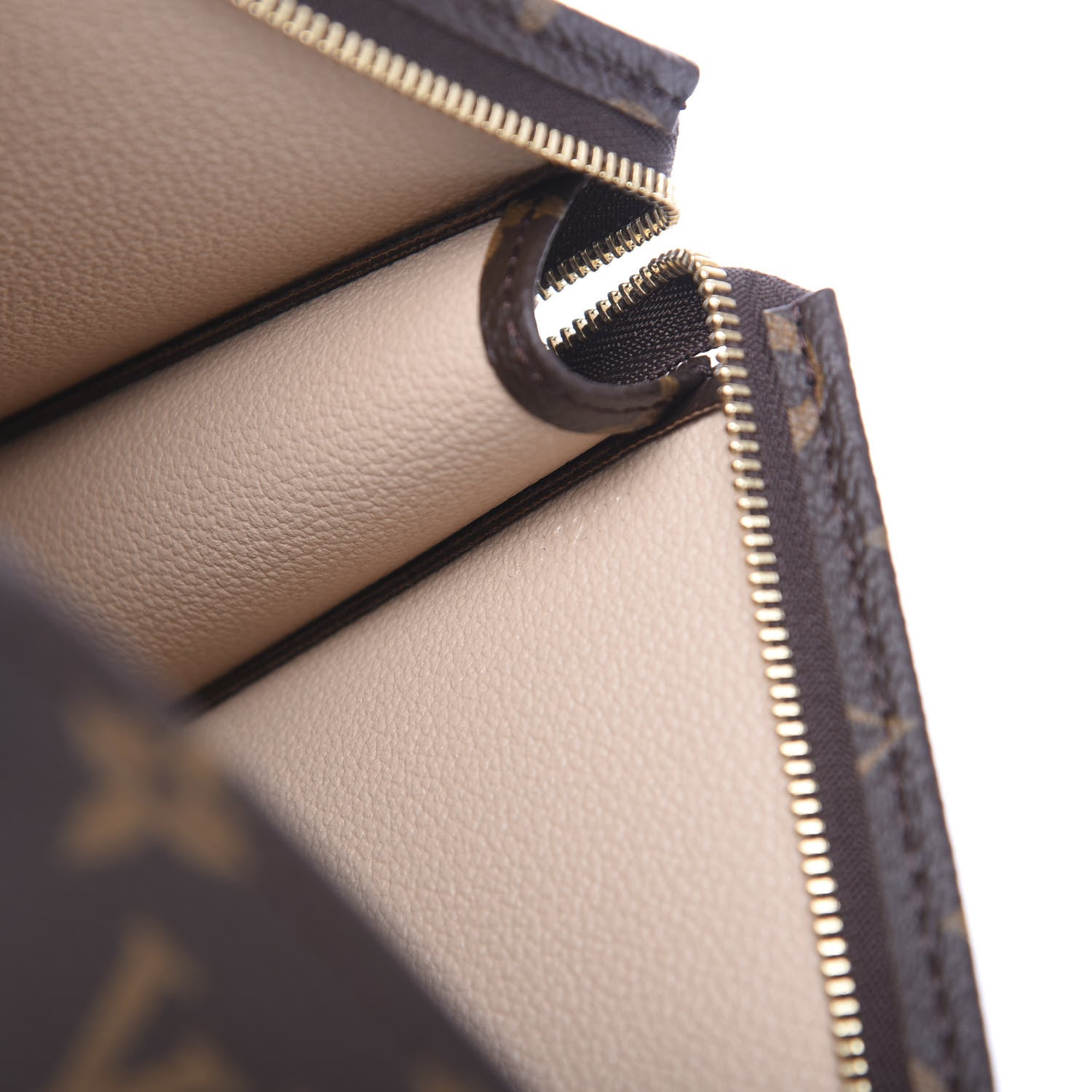 Louis Vuitton Monogram Toiletry Pouch 26 7 of 8