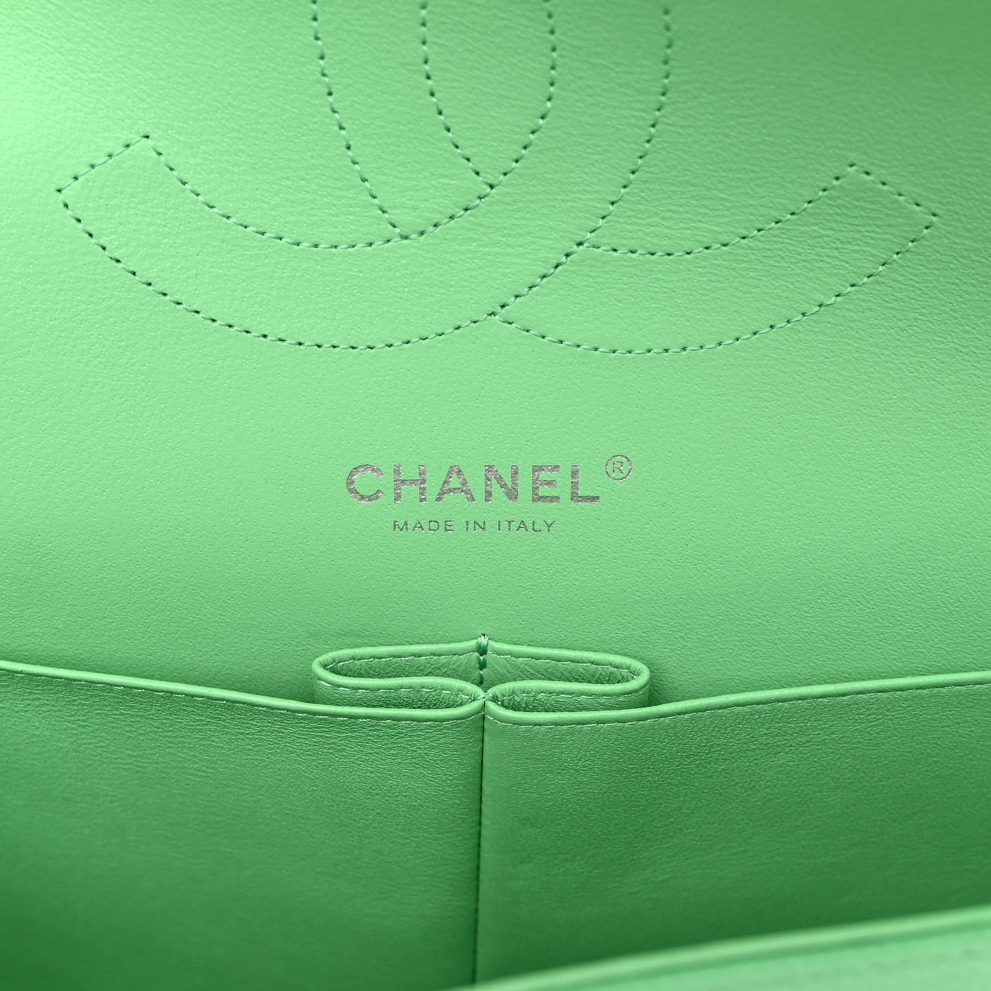Caviar Chevron Quilted Jumbo Double Flap Green