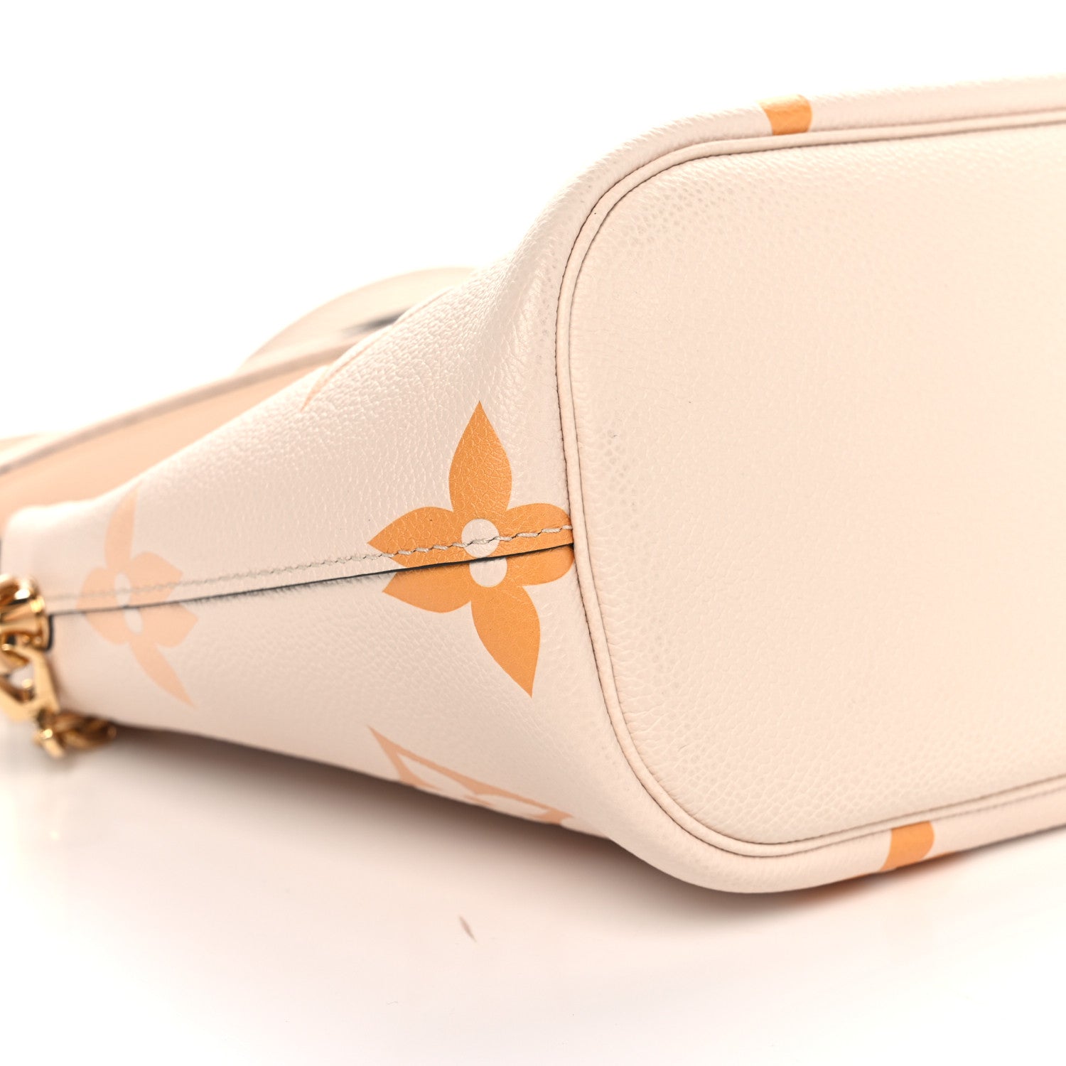 Louis Vuitton Empreinte Monogram Giant By The Pool Marshmallow Hobo Cream Saffron 9 of 10
