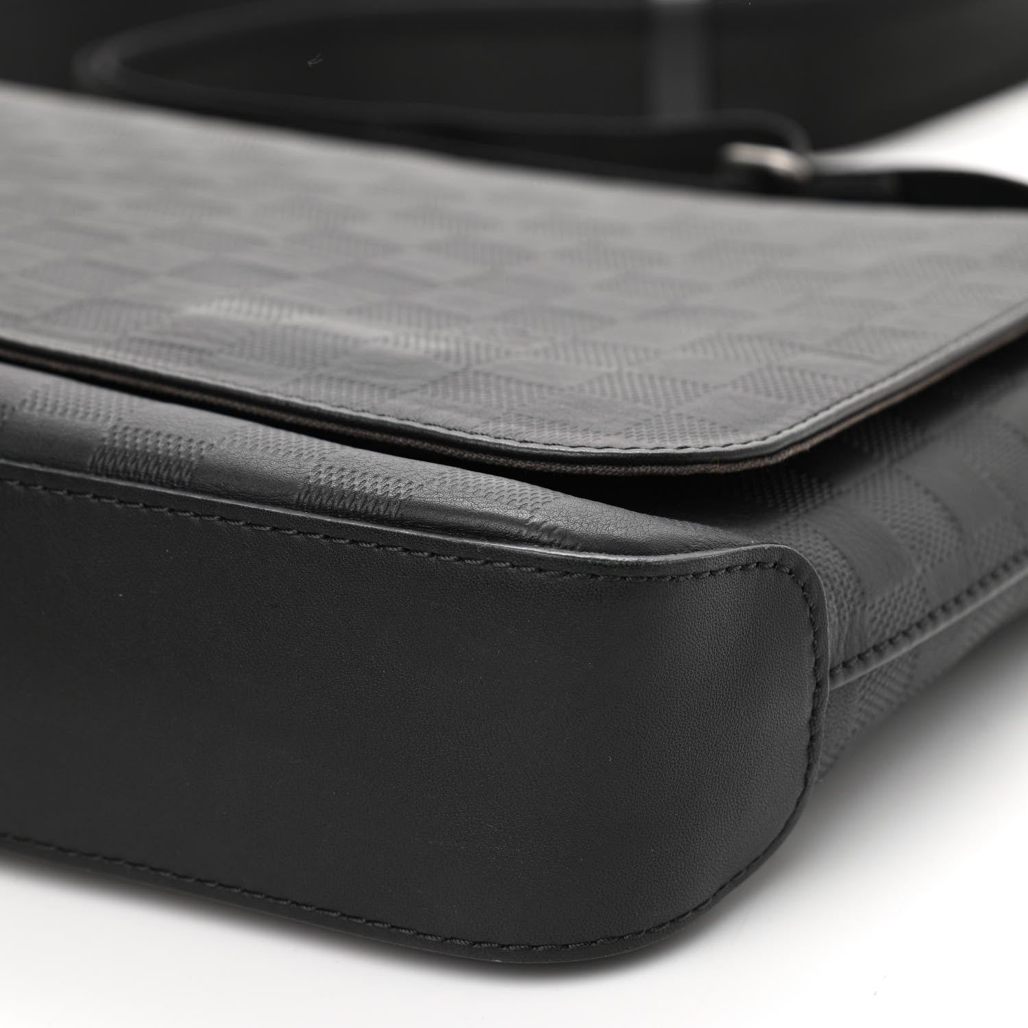 Louis Vuitton Damier Infini District PM Onyx 7 of 8