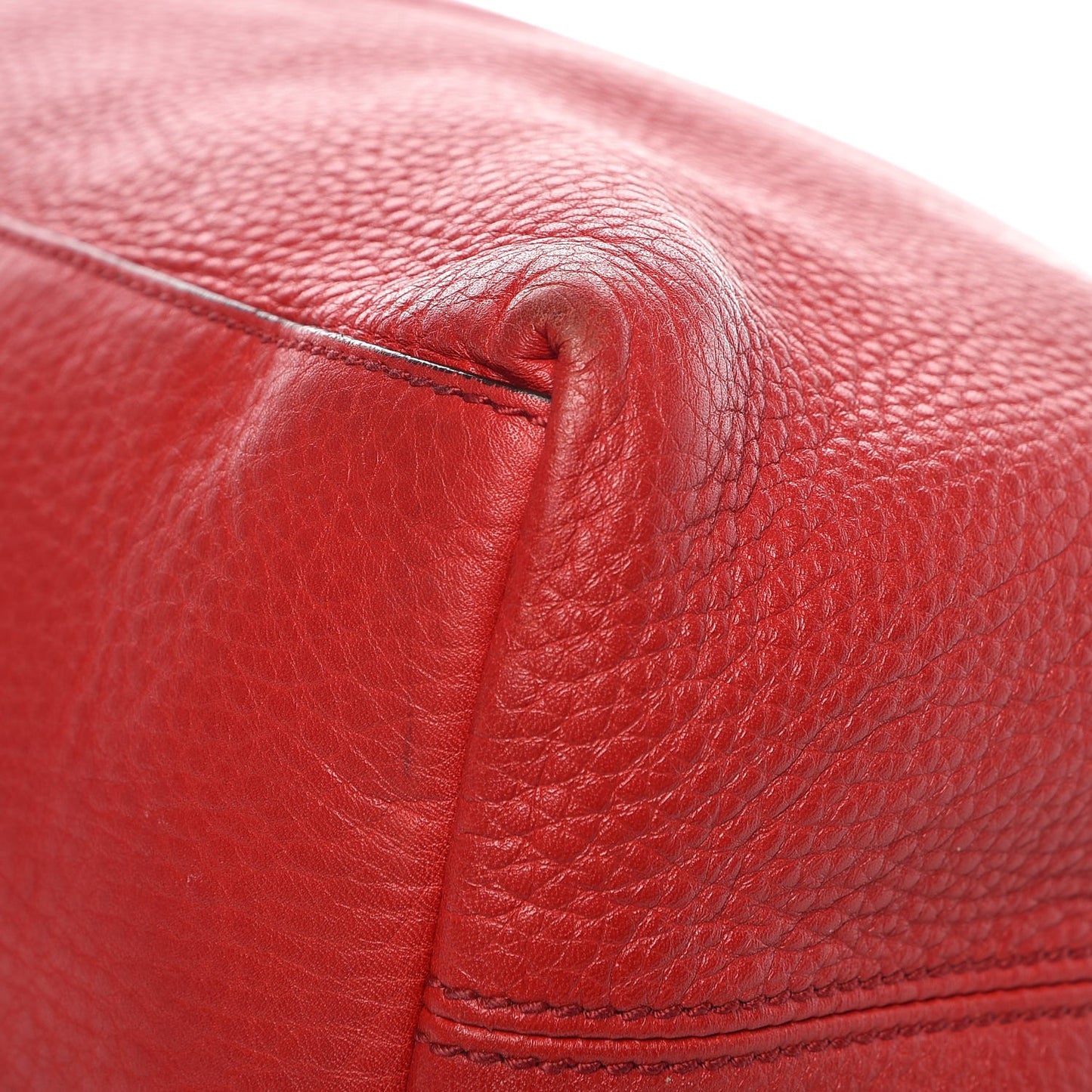 Pebbled Calfskin Medium Soho Chain Shoulder Bag Tabasco Red