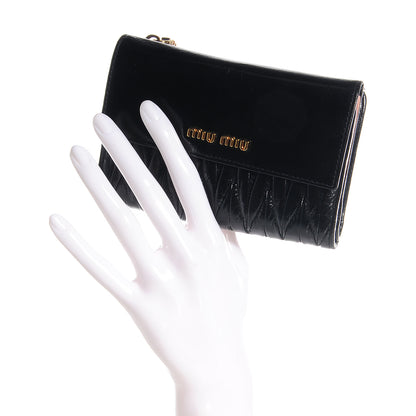 Miu Miu Matelasse Lux Bi-Fold Flap Wallet Nero Black 2 of 9