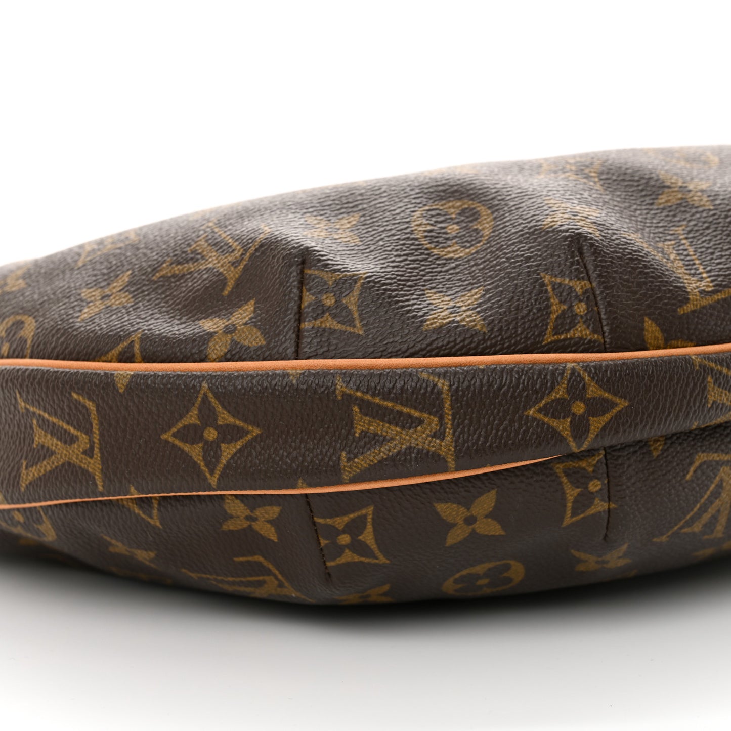 Monogram Croissant MM