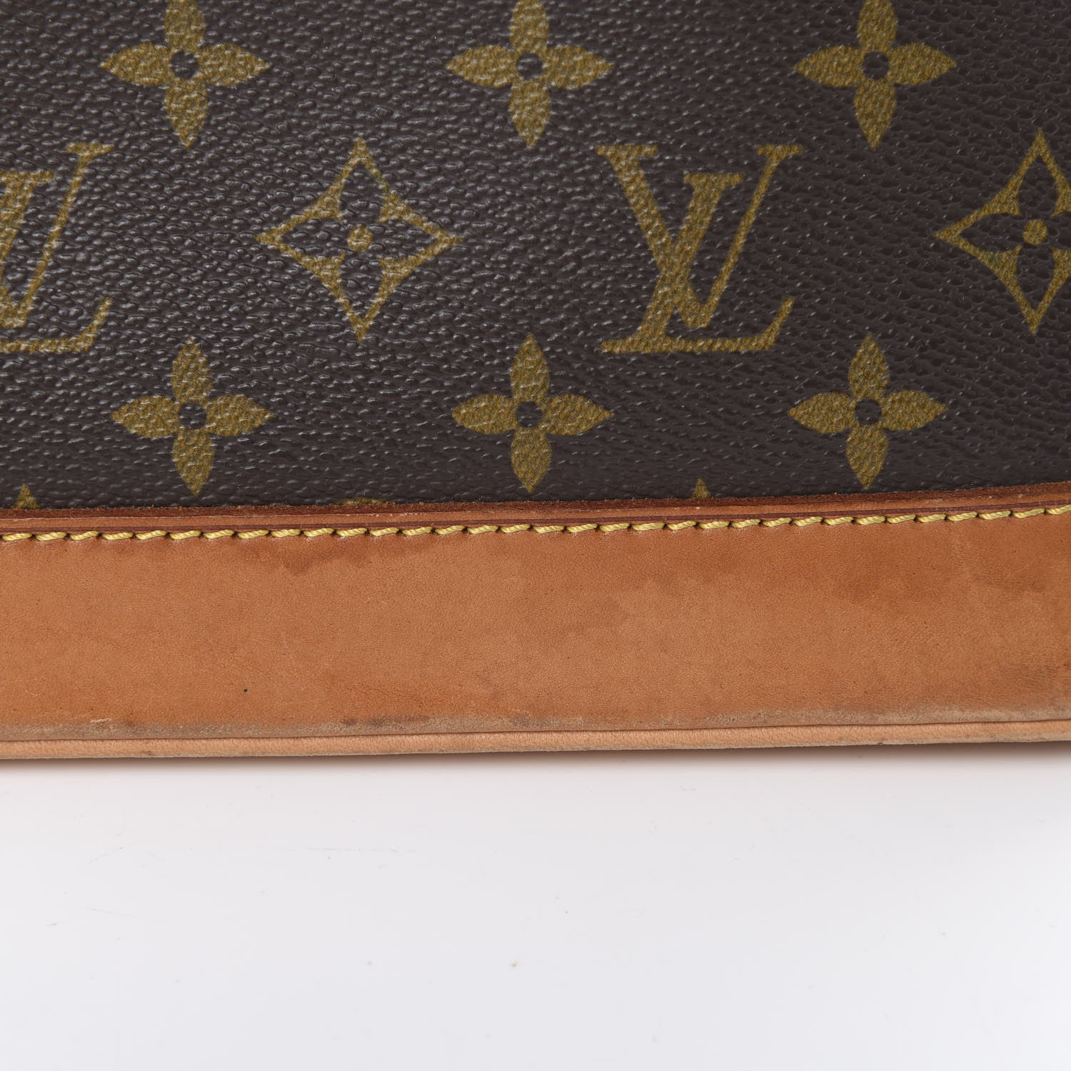 Louis Vuitton Monogram Alma PM 17 of 19