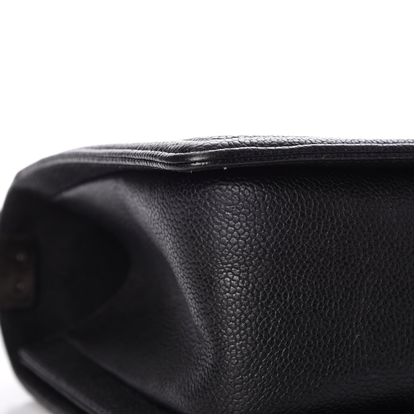 Caviar Quilted Medium Boy Flap Black