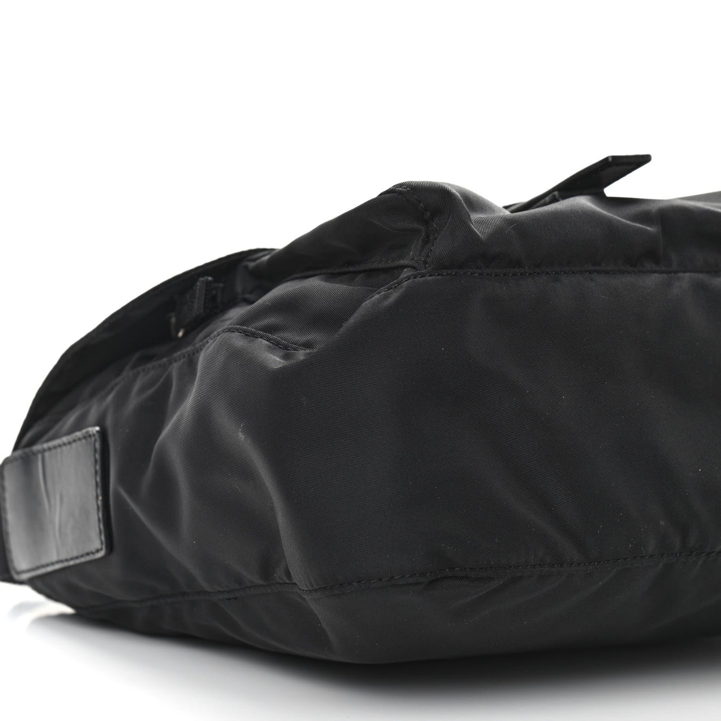 Nylon Vela Messenger Black