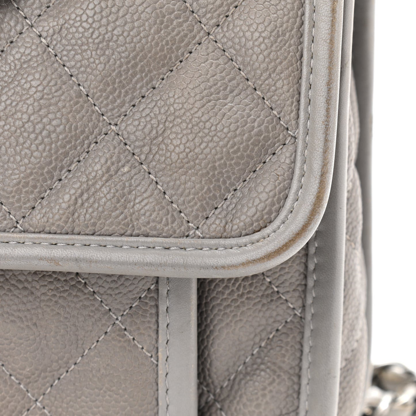 Caviar Quilted Medium French Riviera Flap Light Grey