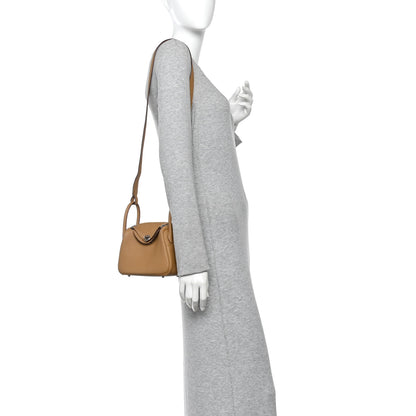 Hermes Taurillon Clemence Mini Lindy 20 Biscuit 2 of 11