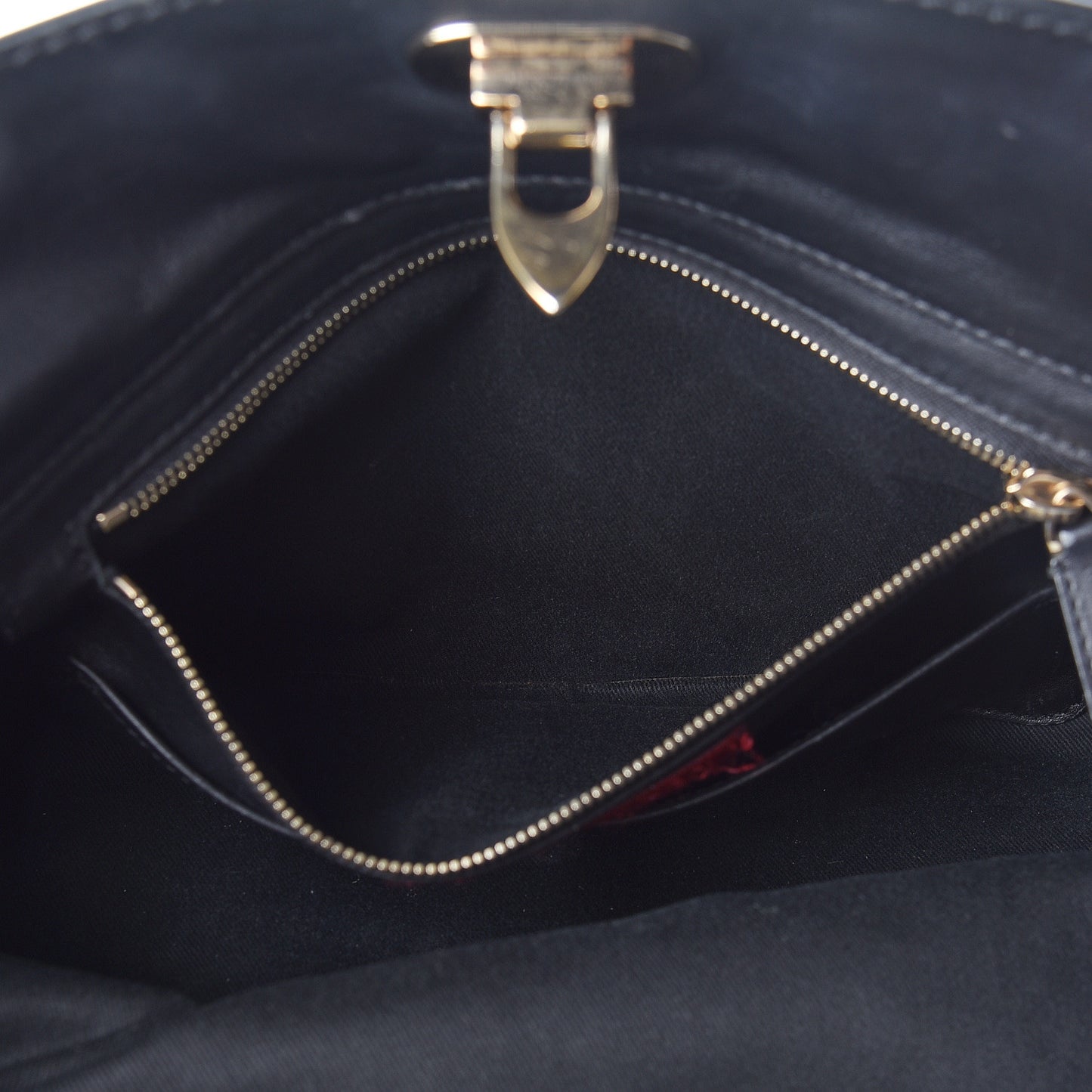 Vitello Medium Rockstud Tote Black