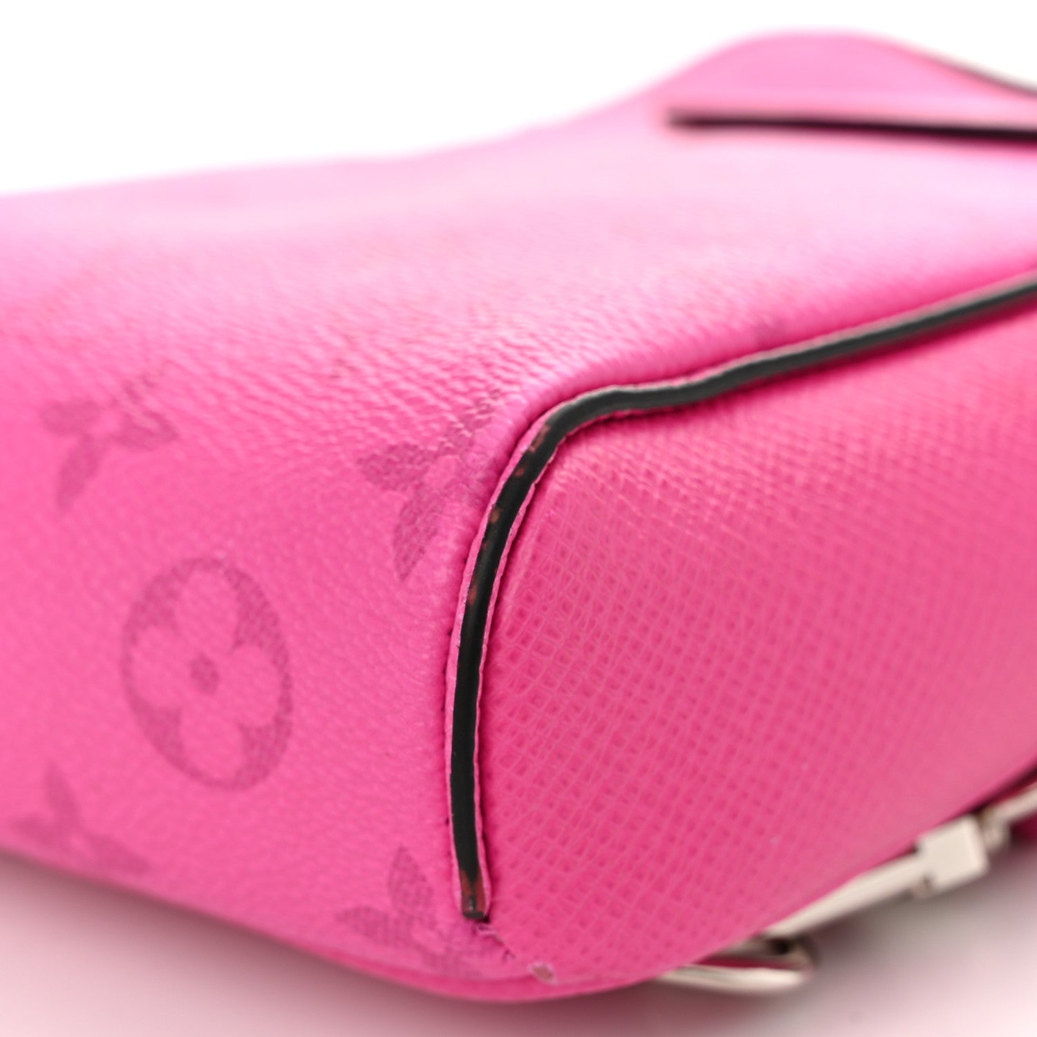Louis Vuitton Taigarama Outdoor Slingbag Fuchsia 9 of 13