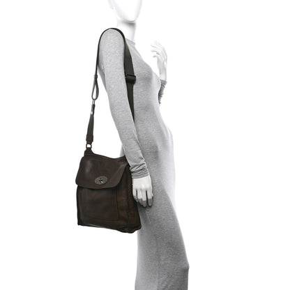 Mulberry Natural Grain Calfskin Antony Messenger Crossbody Green 2 of 11