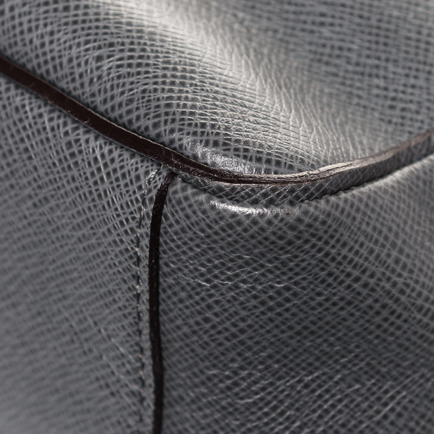 Louis Vuitton Taiga Milo Messenger Glacier 10 of 11