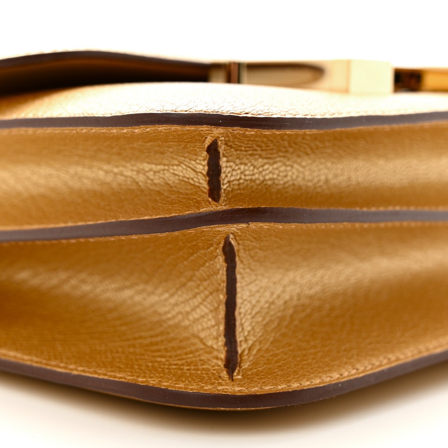 Metallic Chevre Chamkilight Constance 18 Dore