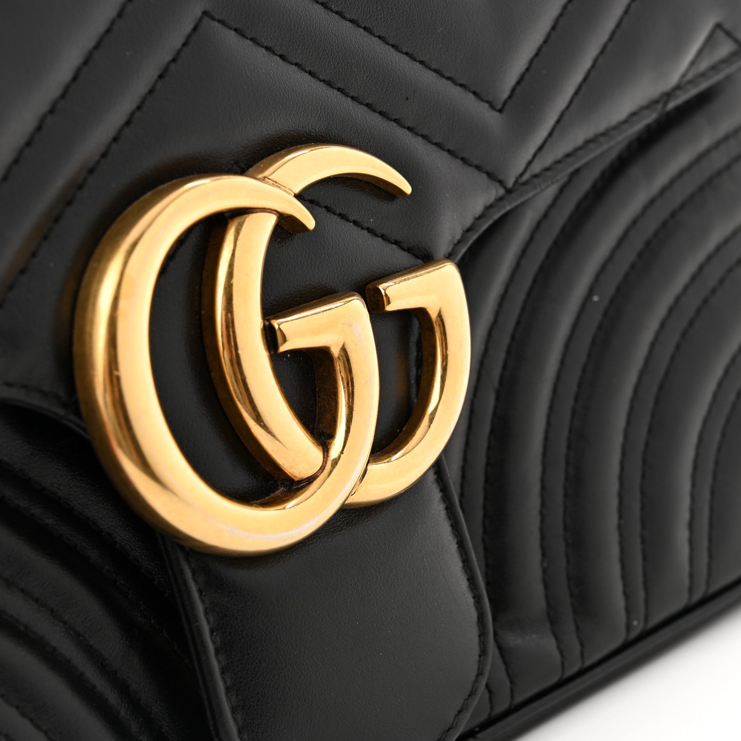 Calfskin Matelasse Medium GG Marmont Shoulder Bag Black