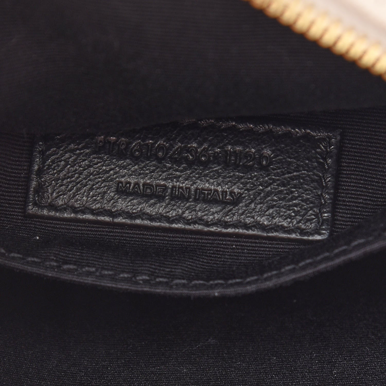 Saint Laurent Grain De Poudre Matelasse Chevron Quilted Round Vinyle Camera Bag Blanc Vintage 7 of 9