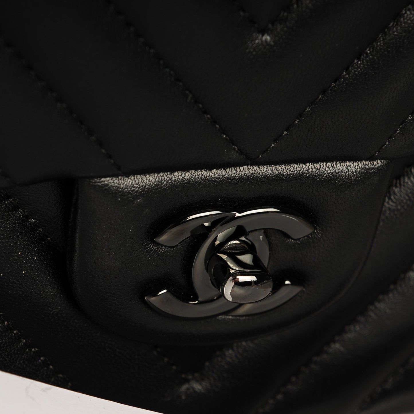 Lambskin Chevron Medium Double Flap So Black