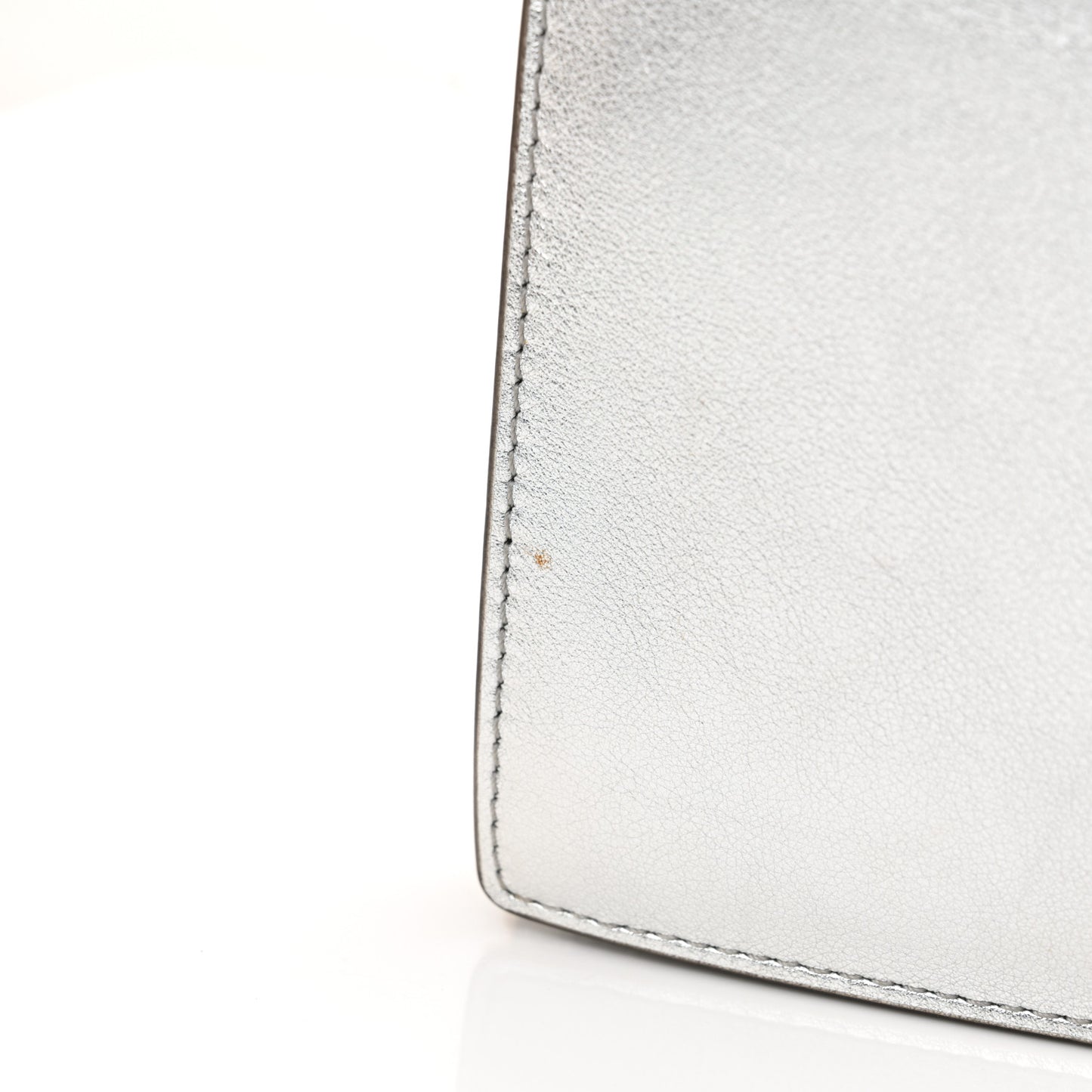 Vitello Catalan Mirror Logo Embossed Medium Wallet On Chain Argento