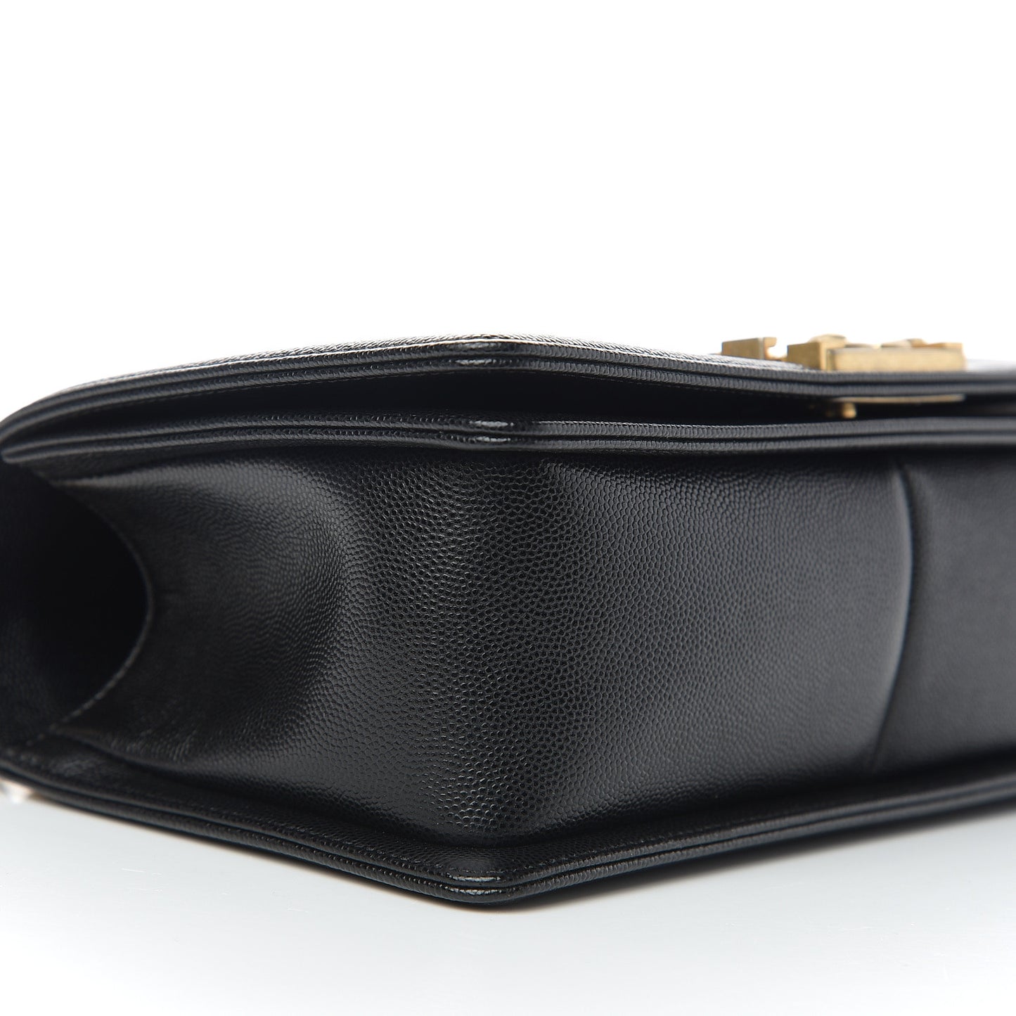 Caviar Quilted Medium Boy Flap Black