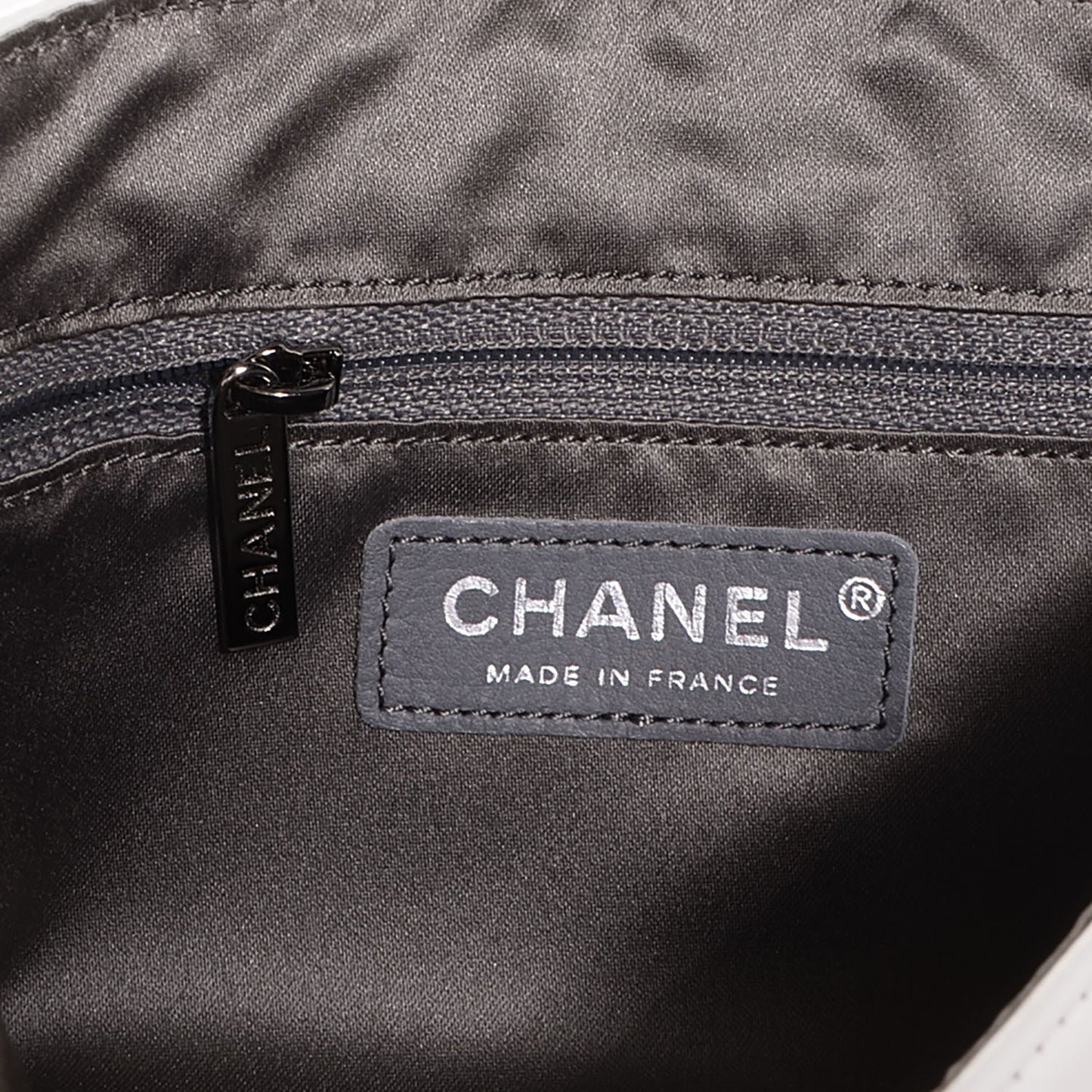 Calfskin Rock and Chain Small Flap White