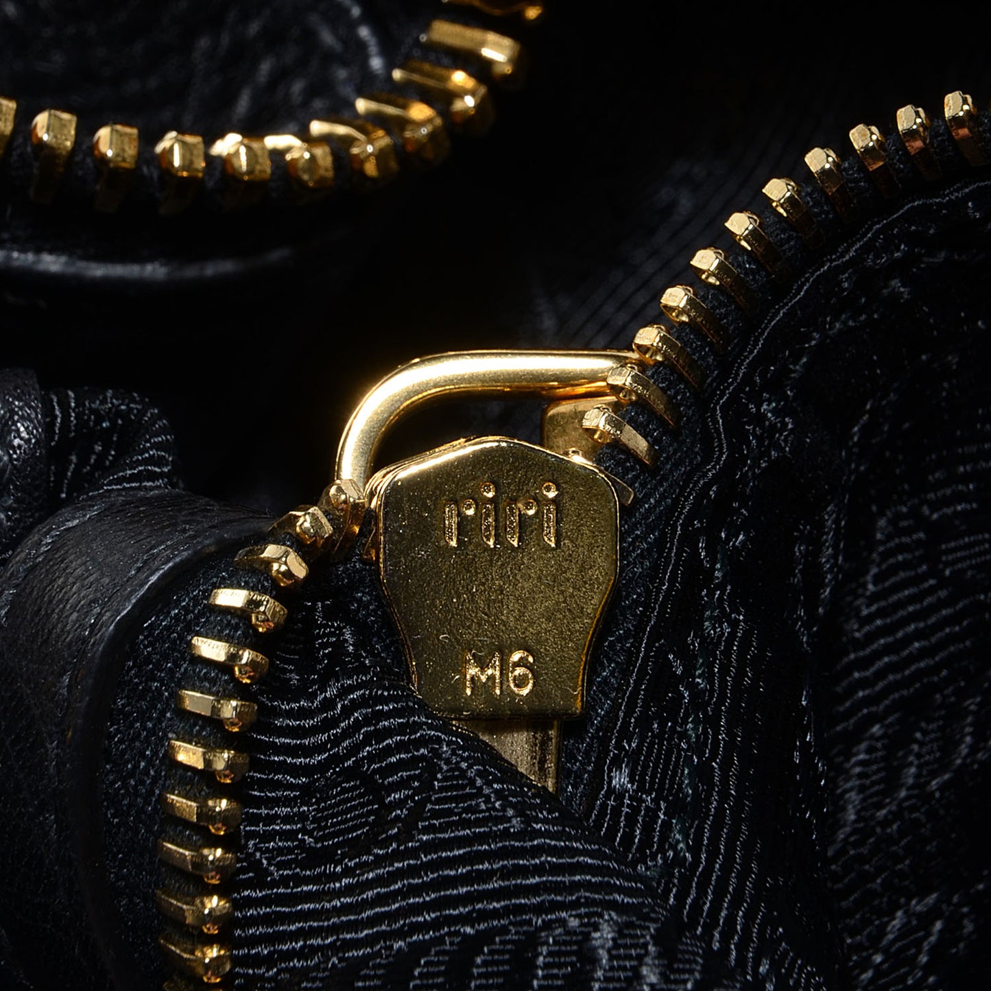 Vitello Daino Shoulder Bag Nero Black