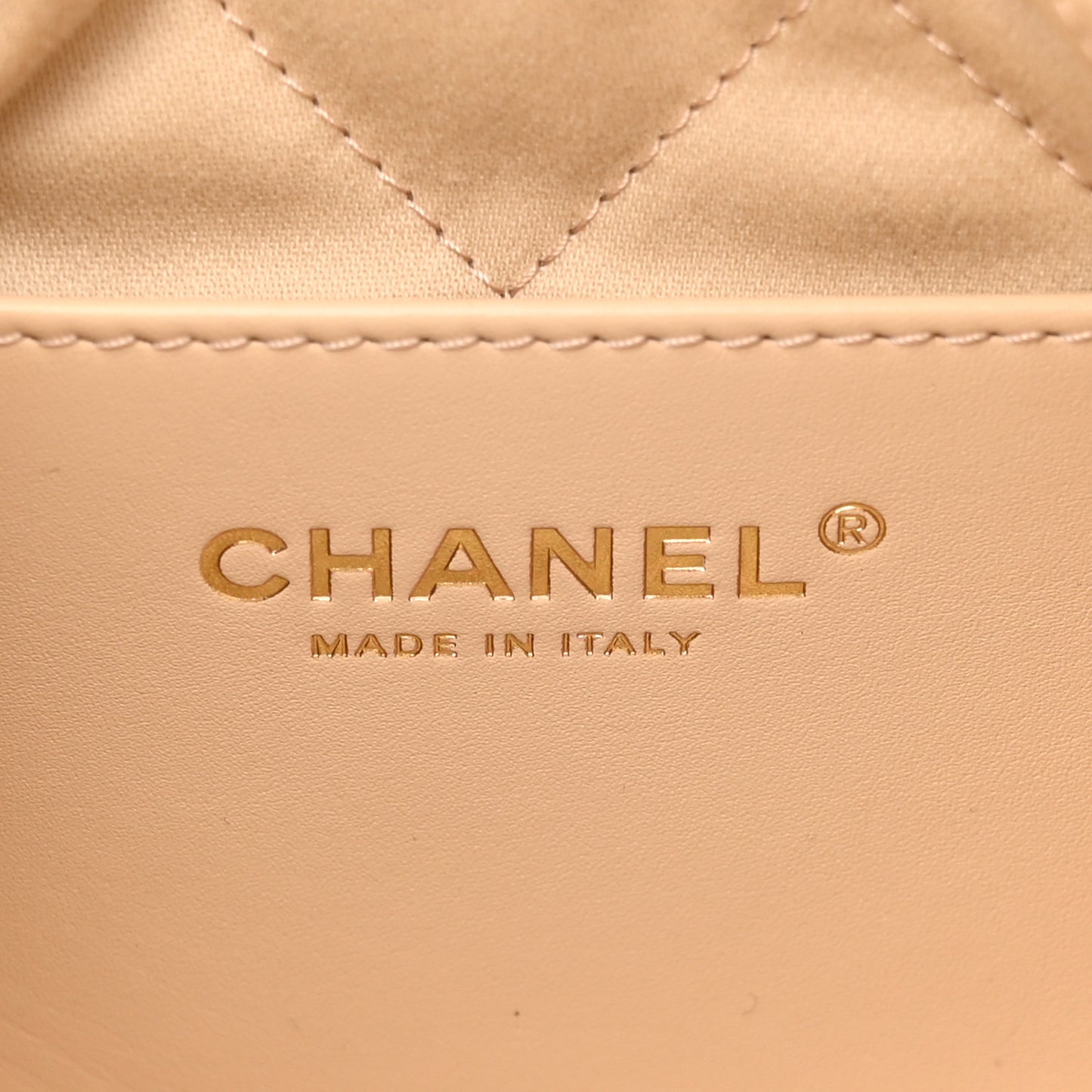 Shiny Calfskin Quilted Mini Chanel 22 White
