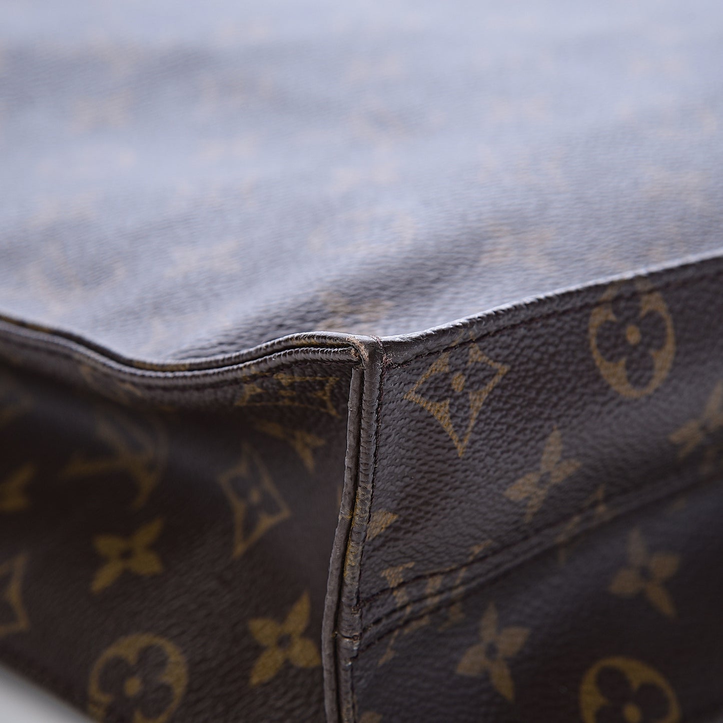 Monogram Sac Plat