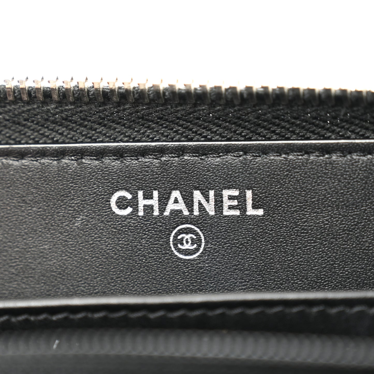 Caviar Patent Small CC Contour Zip Around Wallet Black