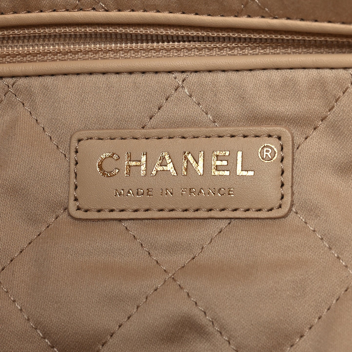 Shiny Calfskin Quilted Chanel 22 White