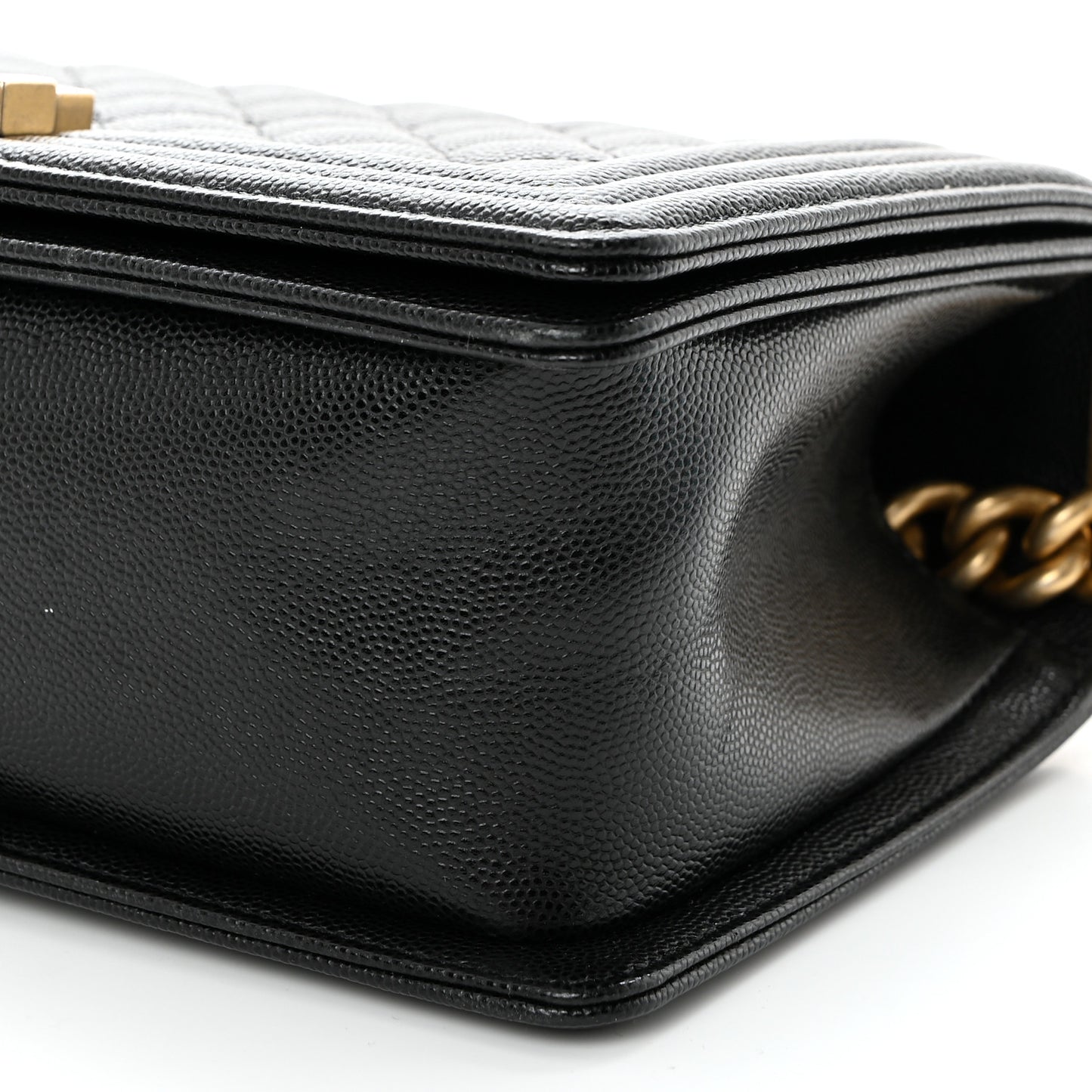 Caviar Quilted Medium Boy Flap Black