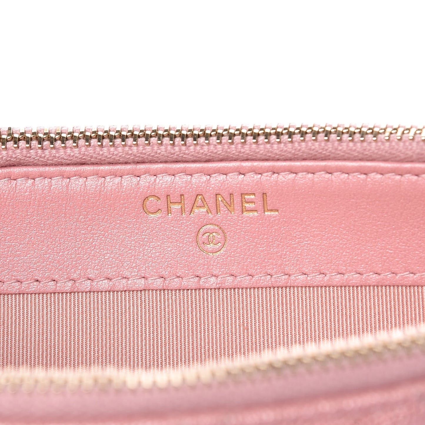Iridescent Caviar Quilted Clutch With Chain Rose