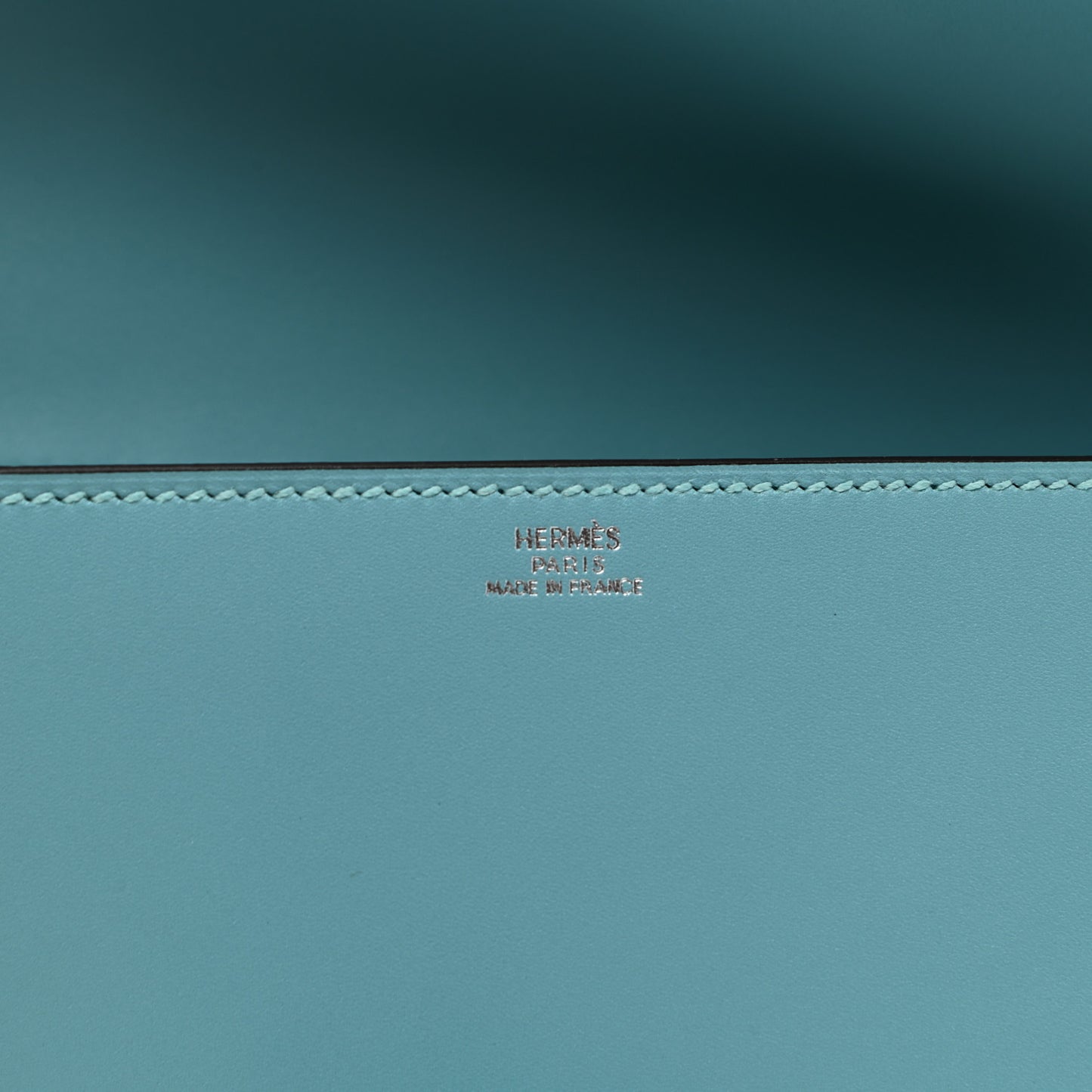 Tadelakt Medor 23 Clutch Bleu Atoll