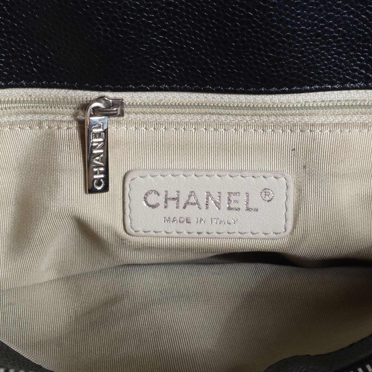 Caviar Timeless CC Soft Tote Black