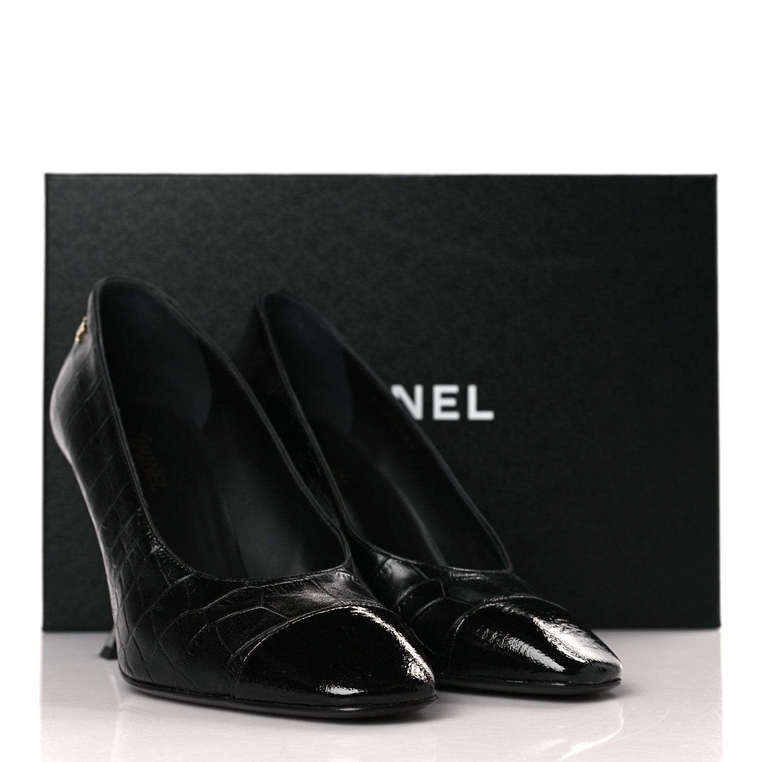 Chanel Crocodile Embossed Crumpled Patent Cap Toe Pumps 39 Black 10 of 10