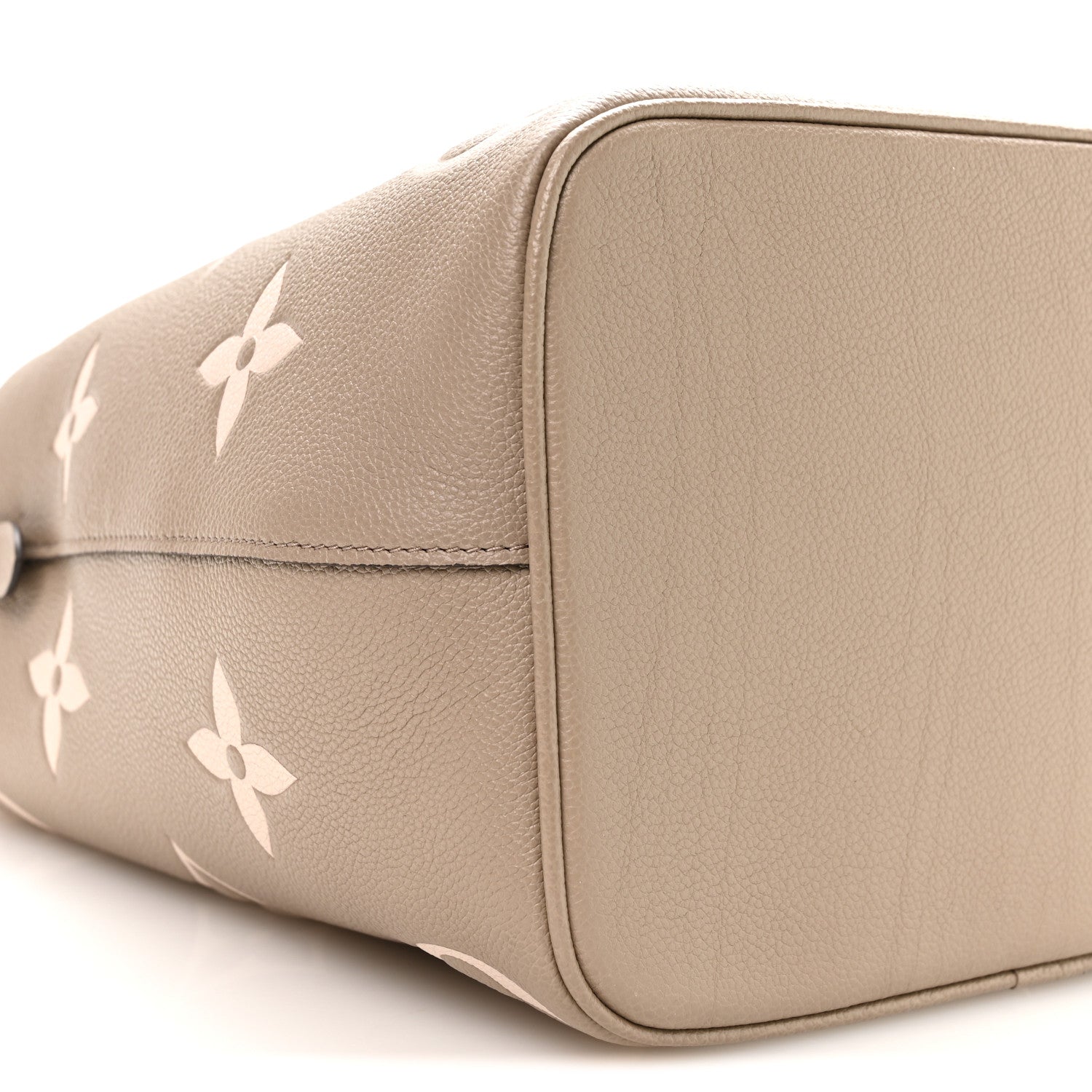 Louis Vuitton Empreinte Monogram Giant Neonoe MM Tourterelle Creme 9 of 10