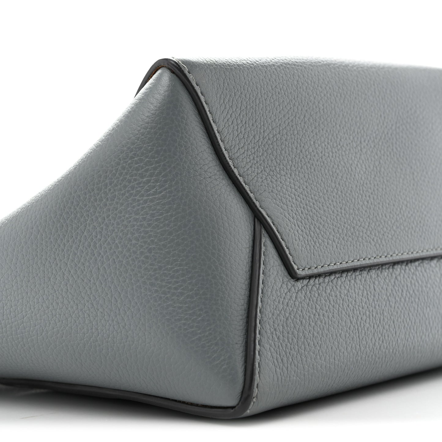 Soft Grained Calfskin Small Sangle Bucket Bag Cloud