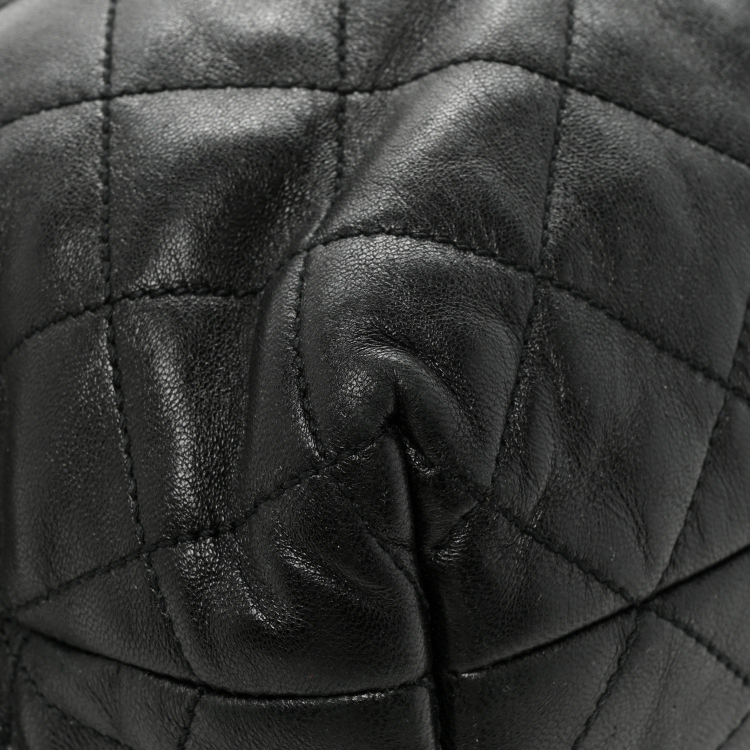 Saint Laurent Lambskin Quilted Maxi Icare Shopping Tote Black 17 of 22