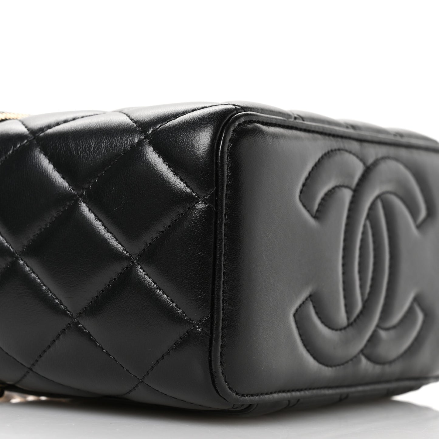 Lambskin Quilted Small Pillow Crush Vanity Case With Chain Black