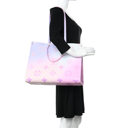 Louis Vuitton Monogram Giant Spring In The City Onthego GM Sunrise Pastel 2 of 9