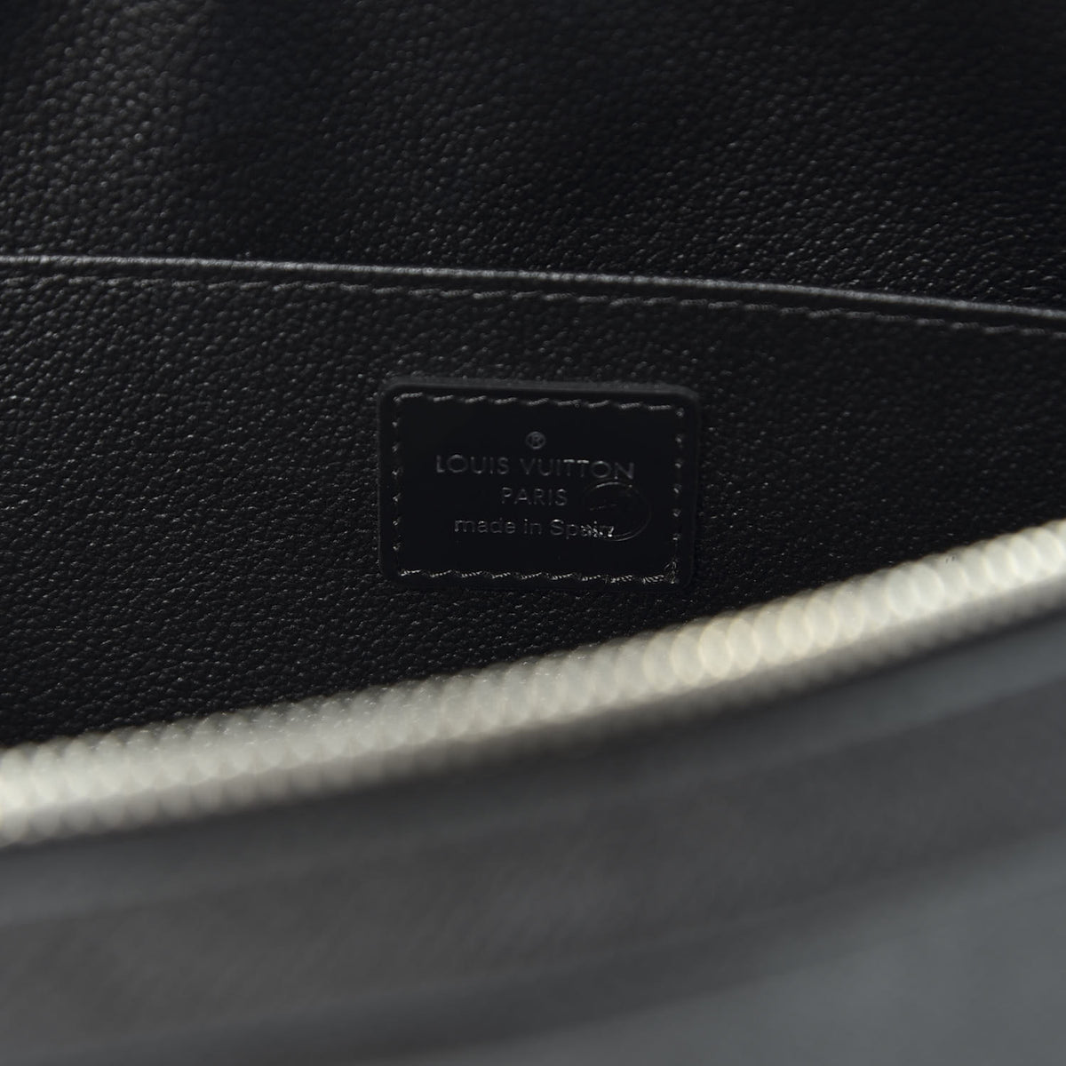 Louis Vuitton Taiga Toiletry Pouch GM Ardoise 7 of 8