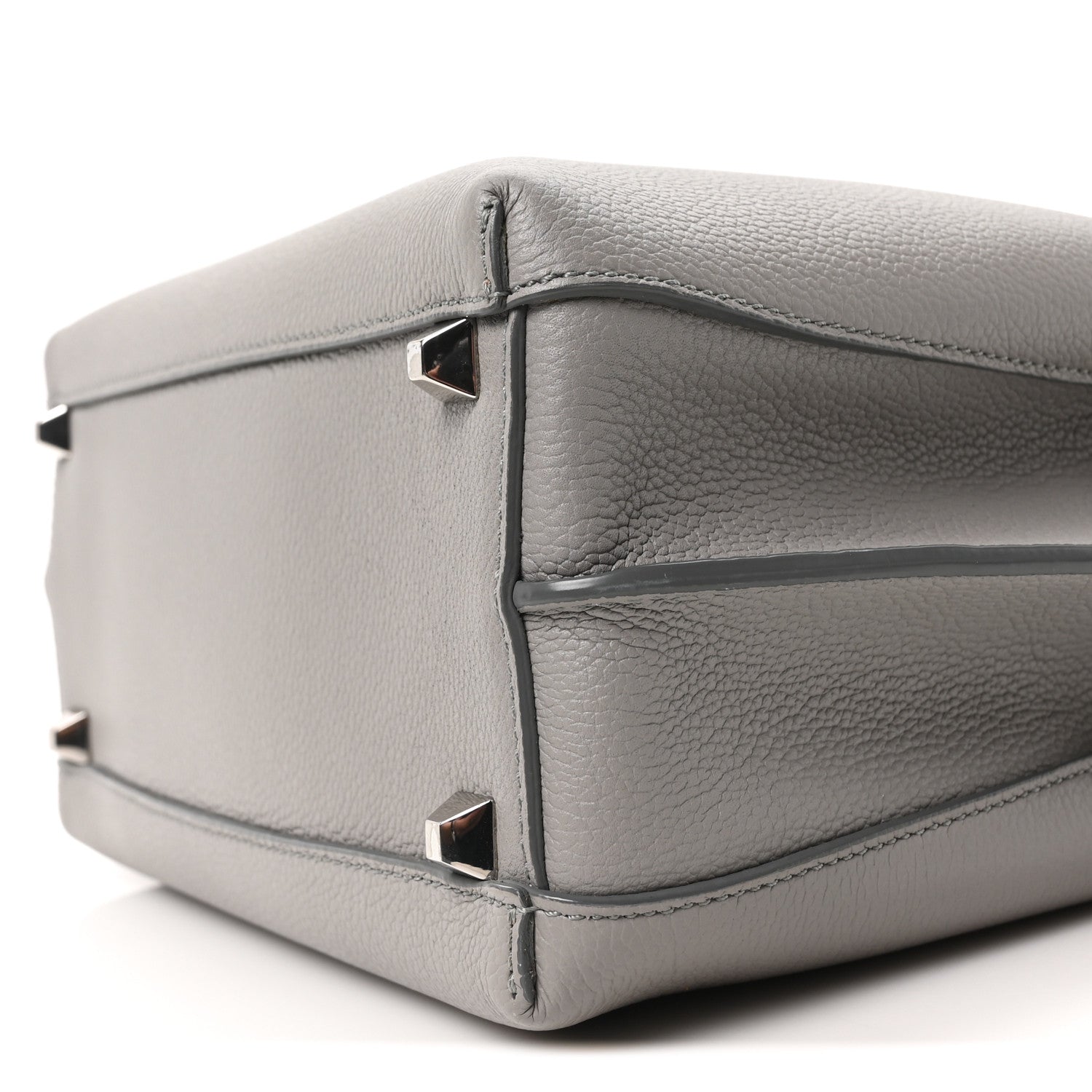 MCM グレー レザー ボディバッグ ウィメンズ バッグ｜MCM（エムシーエム）公式サイト