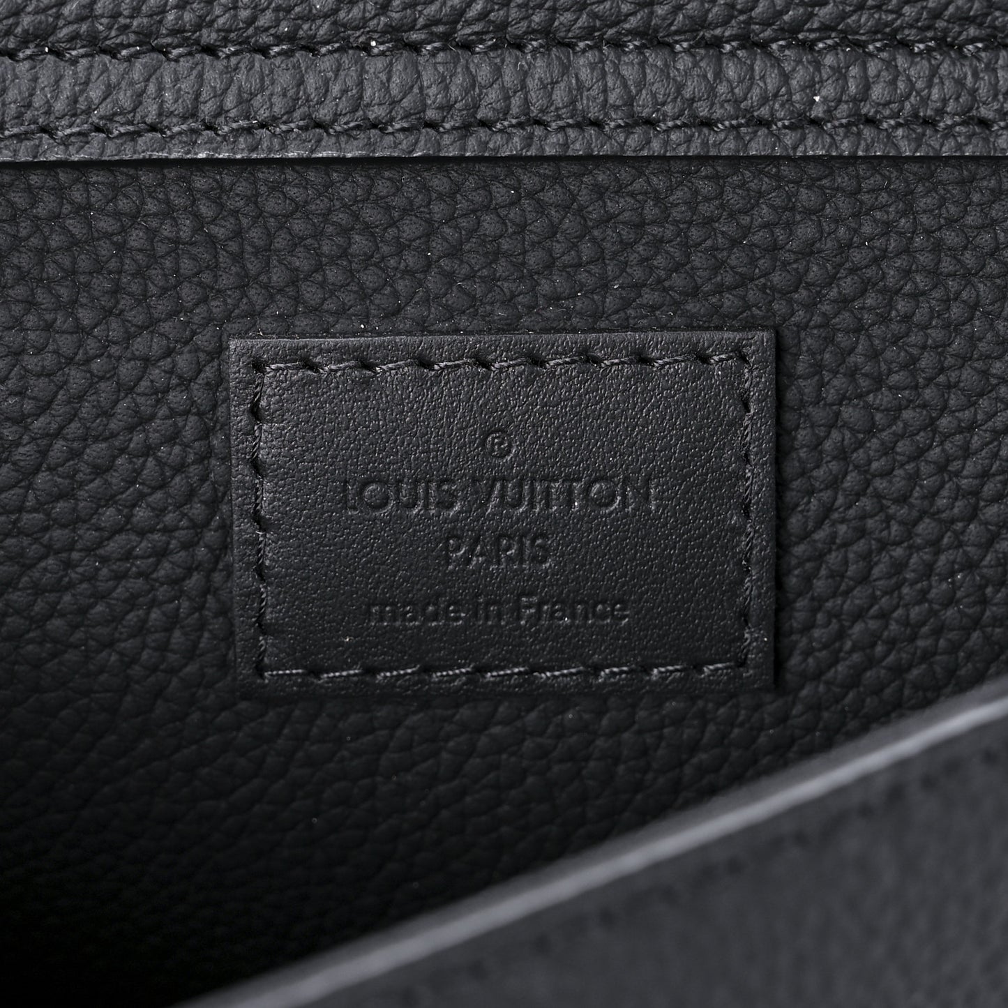 Grained Calfskin Aerogram Slingbag Black
