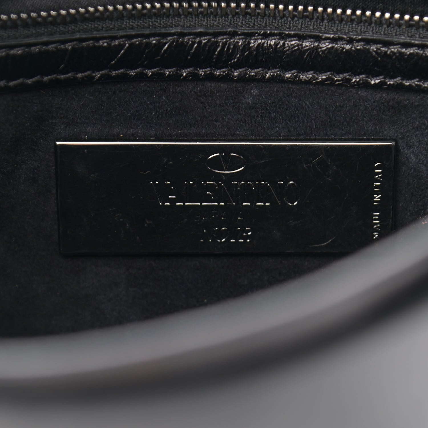 Valentino Garavani Craquele Calfskin Guitar Strap Rockstud Rolling Shoulder Flap Messenger Bag Black 5 of 11