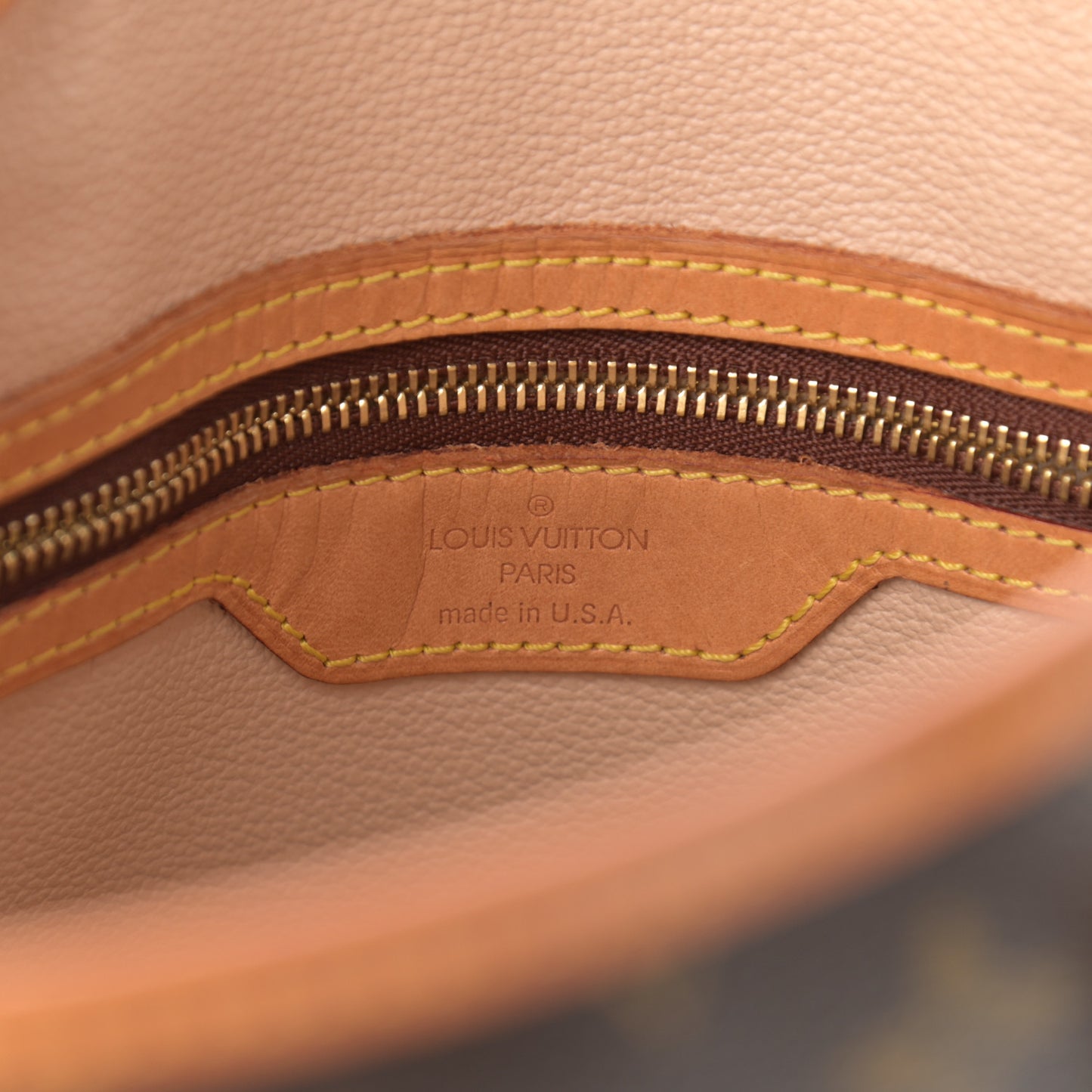 Monogram Petit Bucket 23