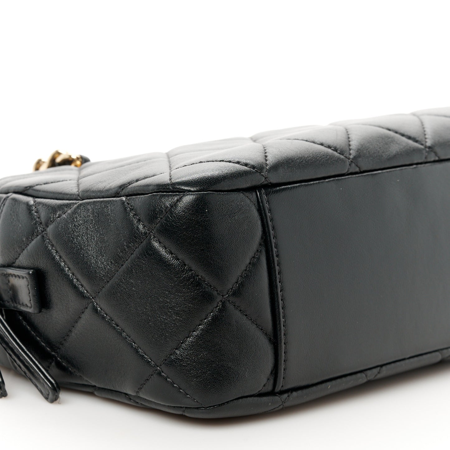 Lambskin Enamel Quilted CC Camera Case Black