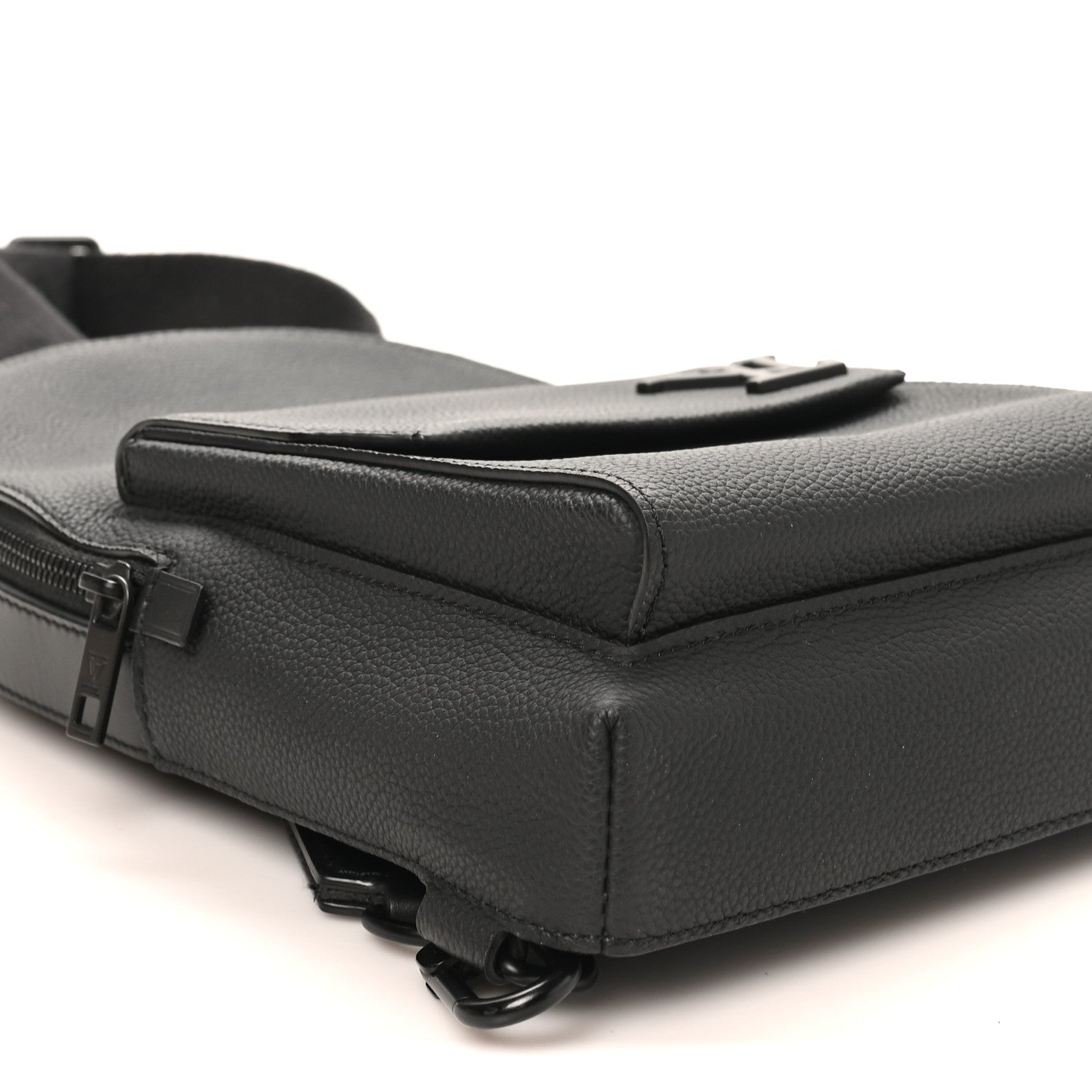 Louis Vuitton Grained Cowhide Aerogram Pilot Slingbag Black 7 of 8